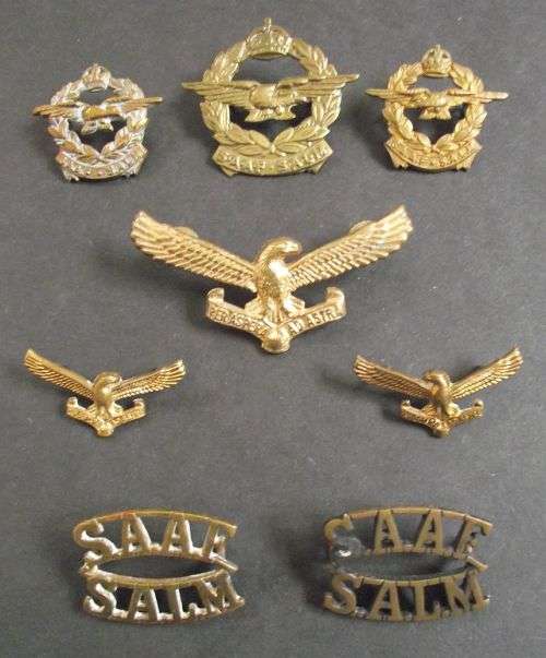 SAAF SOUTH AFRICAN AIR FORCE LOT INCL CAP BADGES, COLLARS, SHOULDER TITLES