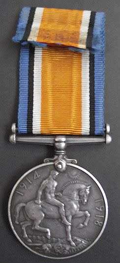 WORLD WAR ONE FULL SIZE BRITISH WAR MEDAL AWARDED TO PTE T. P PECK SA IRISH