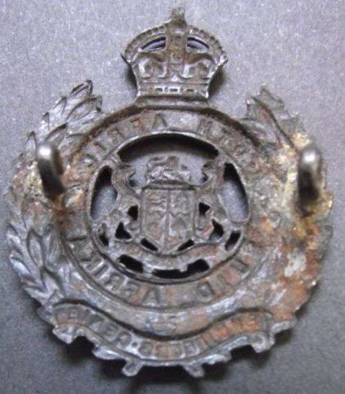 WORLD WAR 2 SAEC SOUTH AFRICAN ENGINEERING CORPS CAP BADGE