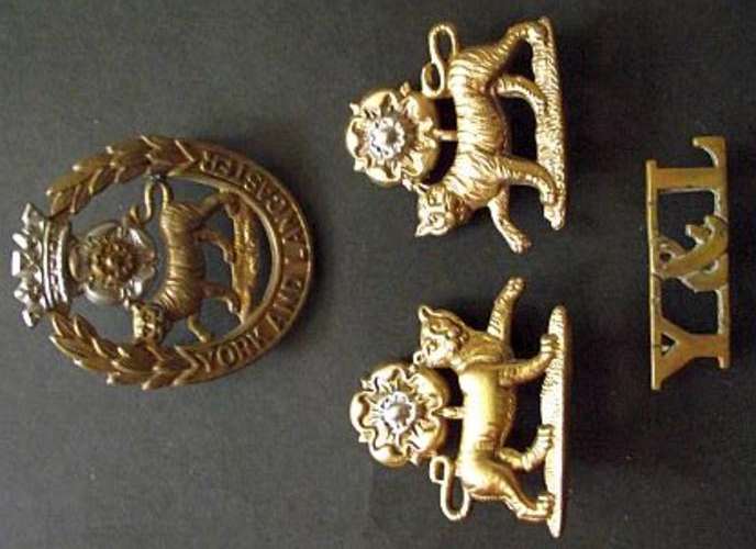 THE YORK & LANCASTER REGIMENT O/R METAL CAP BADGE,COLLARS & SHOULDER TITLE