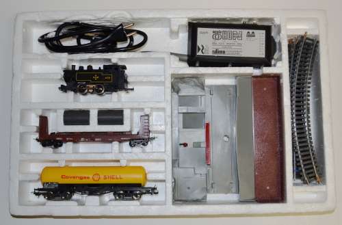 Lima Freight Unloading Train Set - HO
