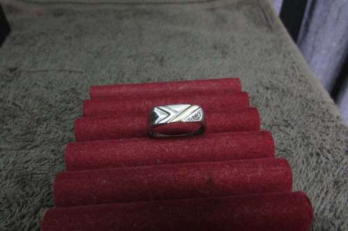 VINTAGE SOLID GOLD AND STERLING SILVER RING SET WITH BEAUTIFUL GEMS