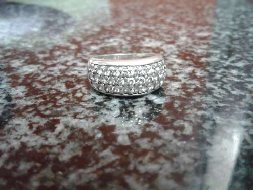 A VINTAGE  STERLING SILVER ENGAGEMENT RING SET WITH BEAUTIFUL GEMS