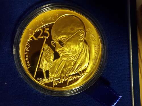 2008 ,  1 OZ 24 ct GOLD PROTEA SERIES.....GHANDI