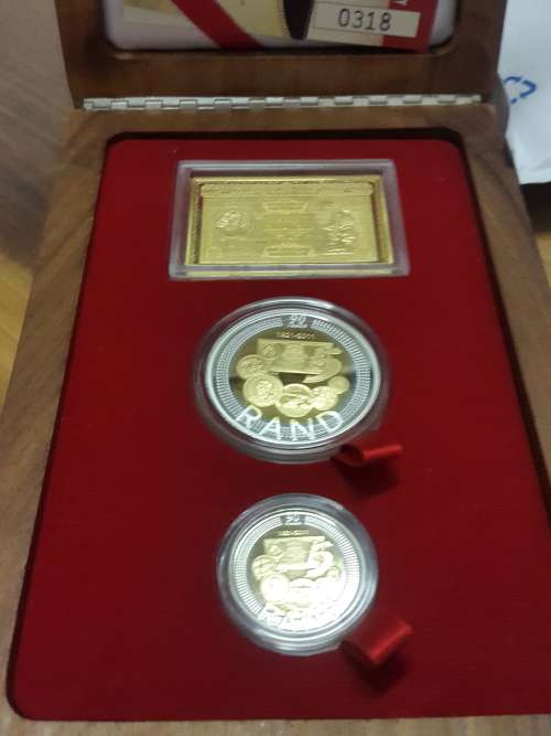 SA RESERVE BANK 90th ANNIVERSARY SET WITH 2 OZ 24 ct 100 POUND NOTE