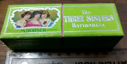 VINTAGE 3 SISTERS HOHNER HARMONICA. PRISTINE CONDITION WITH BOX
