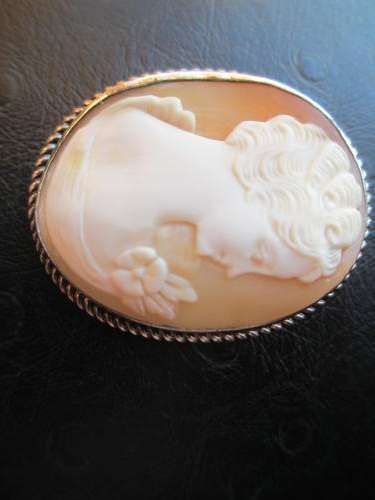 EXQUISITE HANDCRAFTED CAMEO FROM ITALY SET IN STERLING SILVER -FOR THE CONNOISSEUR!!