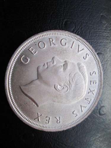HIGH GRADE 1952  UNION OF SA CROWN