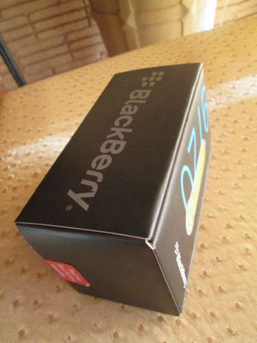 BLACKBERRY 9720 TOUCH SCREEN - BRAND NEW IN BOX