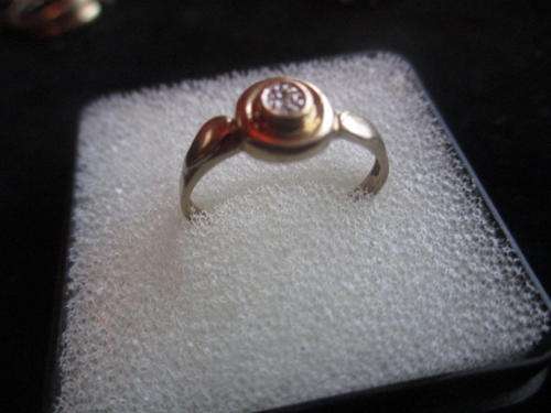 BEAUTIFUL DIAMOND RING IN SOLID GOLD