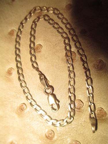 SOLID 9 CT BRACELET 2.3 GRAMS, LENGTH 215MM, WIDTH 3MM