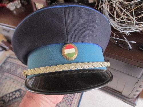 VINTAGE  CAP AS PER PICS. EXCELLENT CONDITION.