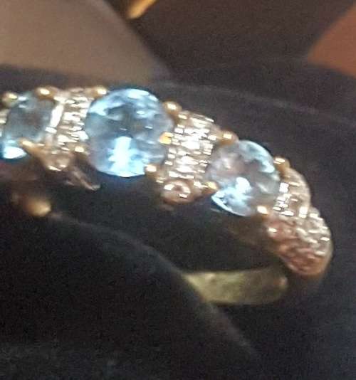 Stunning 1.2 ct Aquamarine and .2 ct diamond ring