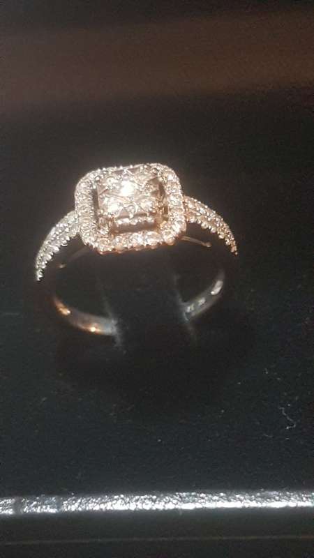 1 ct Diamond ring set in white gold