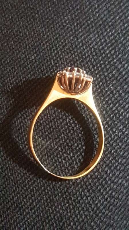 Magnificent 18ct Ruby and diamond ring.... please read
