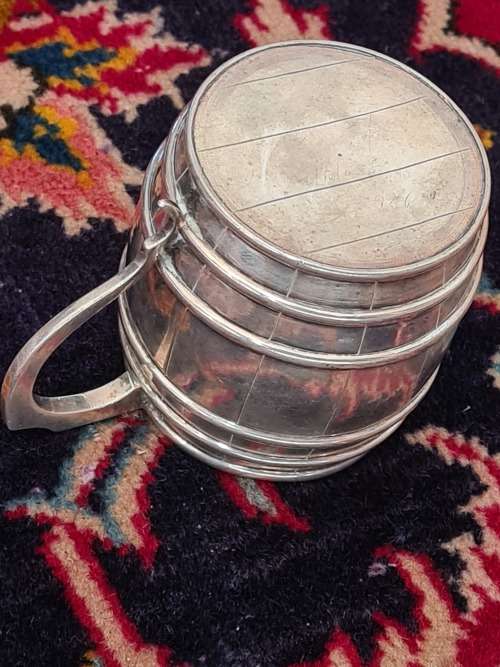 1846 Antique solid sterling silver mug, City of London Weight 149.4 grams sterling silver