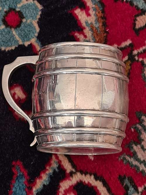 1846 Antique solid sterling silver mug, City of London Weight 149.4 grams sterling silver