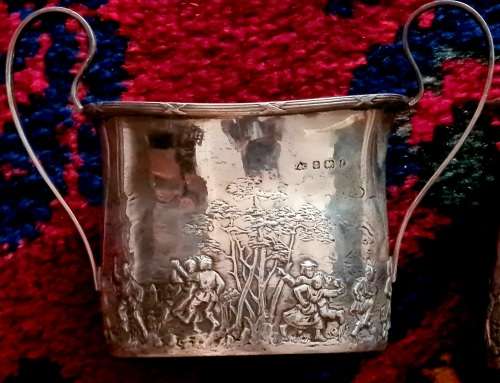 Antique solid sterling silver mugs, Birmingham 1905. Weight 243 grams sterling silver