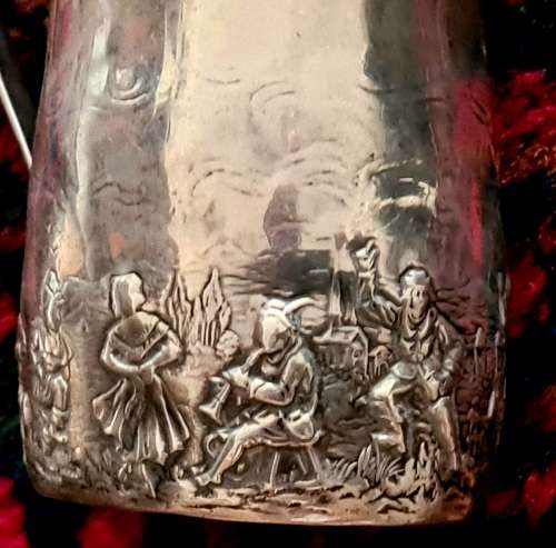Antique solid sterling silver mugs, Birmingham 1905. Weight 243 grams sterling silver