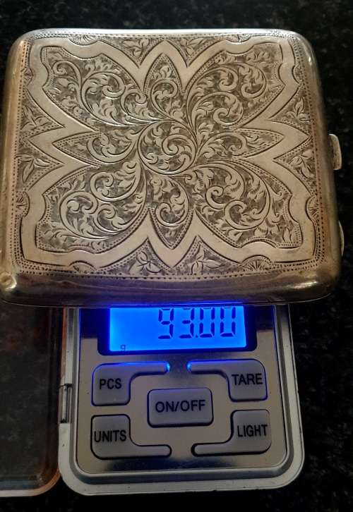 Vintage sterling silver cigarette box.  Weight 93 grams sterling silver