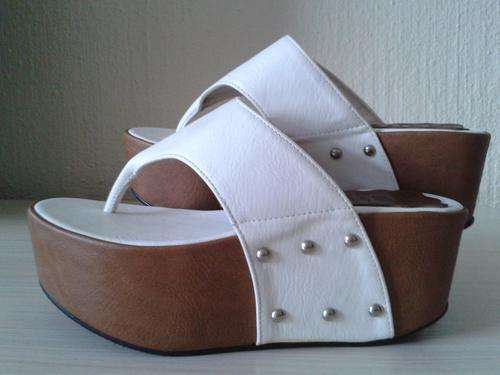 **Hand Made White Leather Platform Shoe for Women** Size 3
