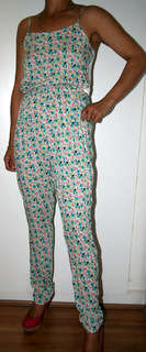 !!CLOSING DOWN SALE !!!Free2bU - Floral Cotton Jump Suit - size 8 (32)
