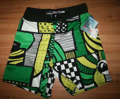 QuikSilver - Mens Green Printed Broadshorts - size 32