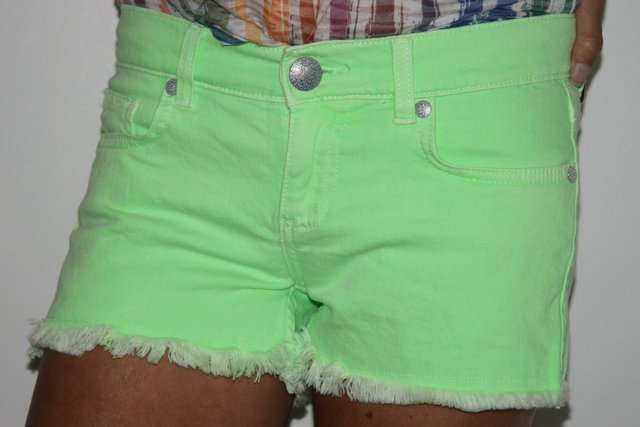 Free2bU - Neon Green Cheeky Shorts - size 14 (38)