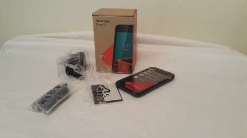 BARGAIN!!! VODACOM SMART 6 SMART PHONE!!! 4GB , 4 Inches  + 3G + 2MP + ANDROID 4.4