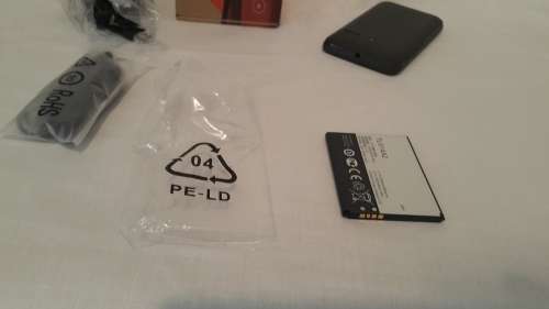 BARGAIN!!! VODACOM SMART 6 SMART PHONE!!! 4GB , 4 Inches  + 3G + 2MP + ANDROID 4.4