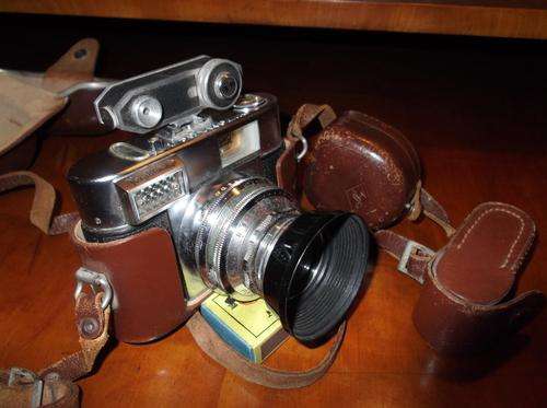 Voigtlander - Vitomatic - PLUS filters - viewfinder - case and leather in great cond