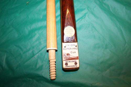 Union snooker / Billiard Cue 2 piece - very good condition