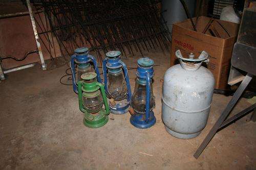 4 working coleman paraffin lanterns 3 x 360mm 1 x 280mm high