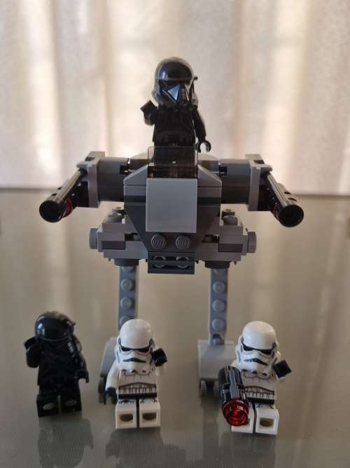 Mixed lot of original/fake lego