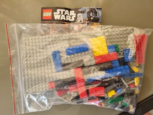 Mixed lot of original/fake lego