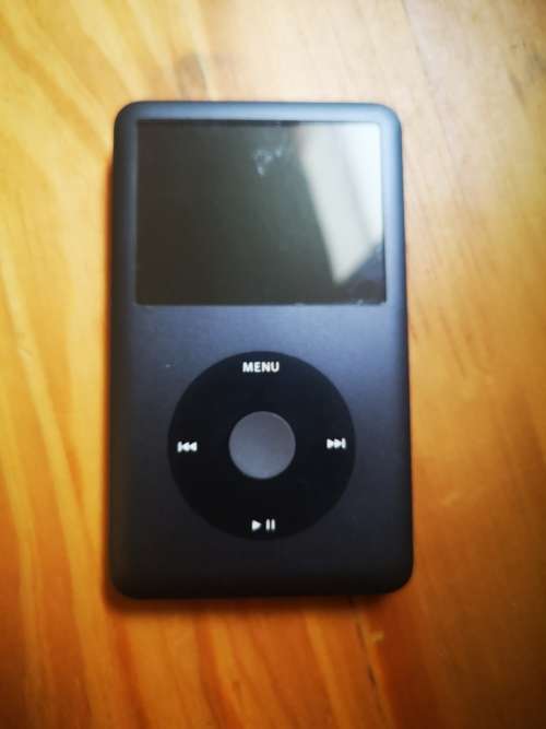 Original ipod classic 120gb with ihome docking station radio