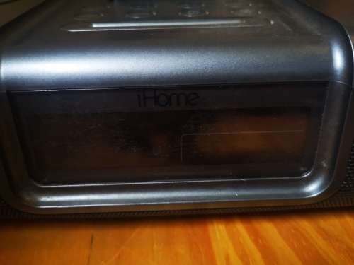 Original ipod classic 120gb with ihome docking station radio