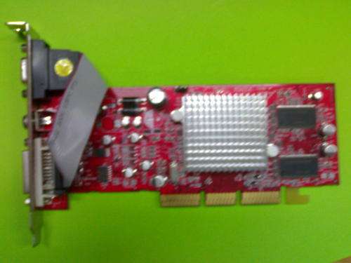 ATI - D33053 GRAPHICS CARD
