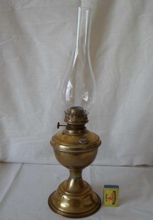 BRASS COLOUR MILLER OLD PARAFFIN LAMP - BRITISH MADE