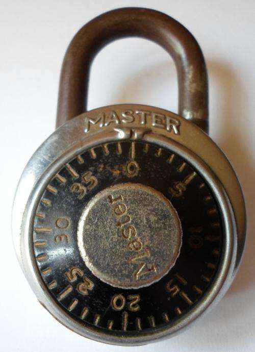 VINTAGE MASTER COMBINATION LOCK - WORKING - POSTAGE R22