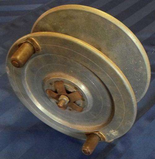 VINTAGE HEAVY STURDY HANDMADE WELL MADE FISHING REEL * FOR CROCODILES AND SHARKS * - POSTAGE R50