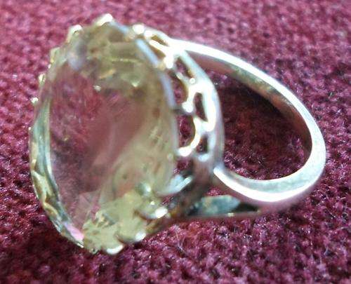 * REDUCED * 9CT YELLOW GOLD OVAL CITRINE DRESS RING - REPLACEMENT VALUE R4 500