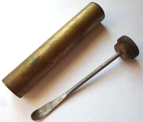 OLD BRASS RIFLE OIL CANISTER -  FOR A .303 RIFLE -  POSTAGE R23