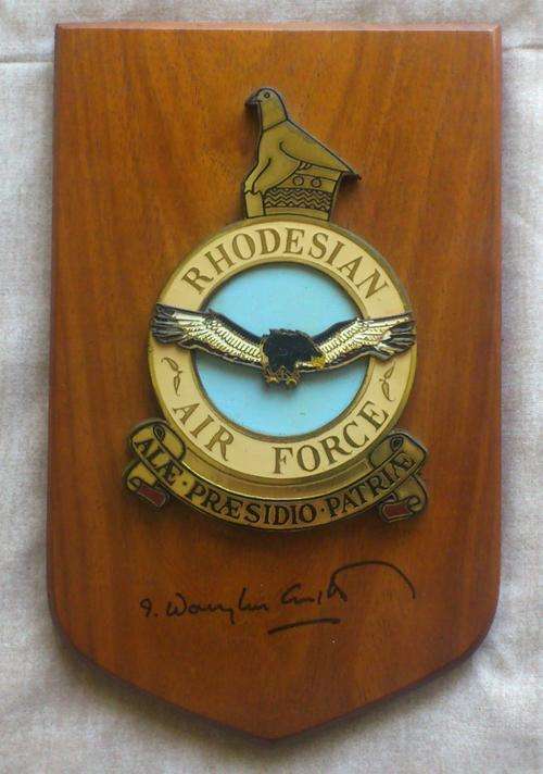 SIGNED BY IAN SMITH -  RHODESIAN AIR FORCE PLAQUE - POSTAGE R25