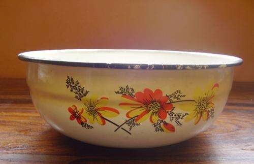 SOLID OLD ENAMEL BOWL WITH FLOWERS