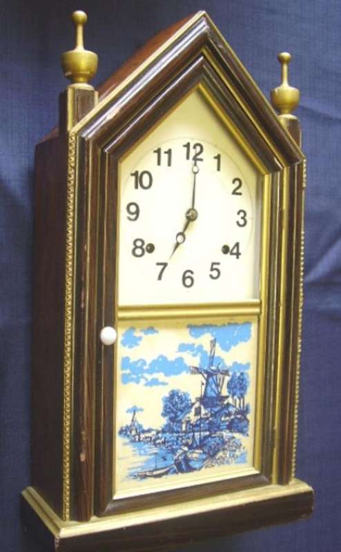 OLD GOTHIC STYLE CLOCK  - WORKING - HOLLOWAY & CO - SCARCE