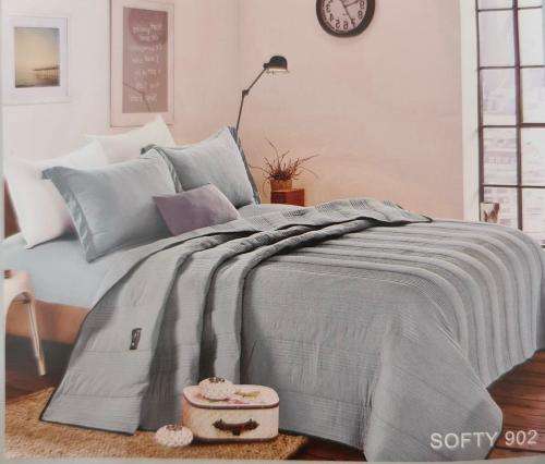 KING SIZE QUILTS (5 colours to choose from)