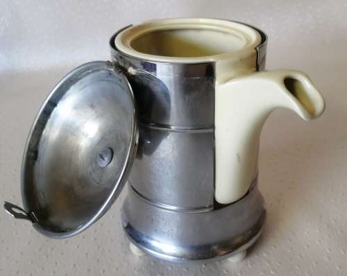 Stunning porcelain teapot