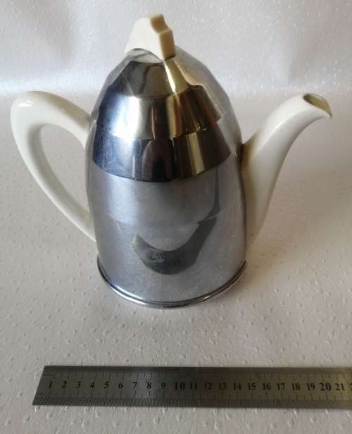 Striking porcelain teapot