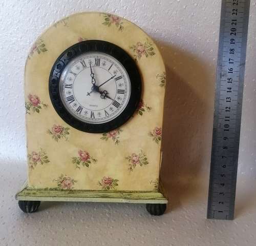 Cute battery mantel clock (Working)